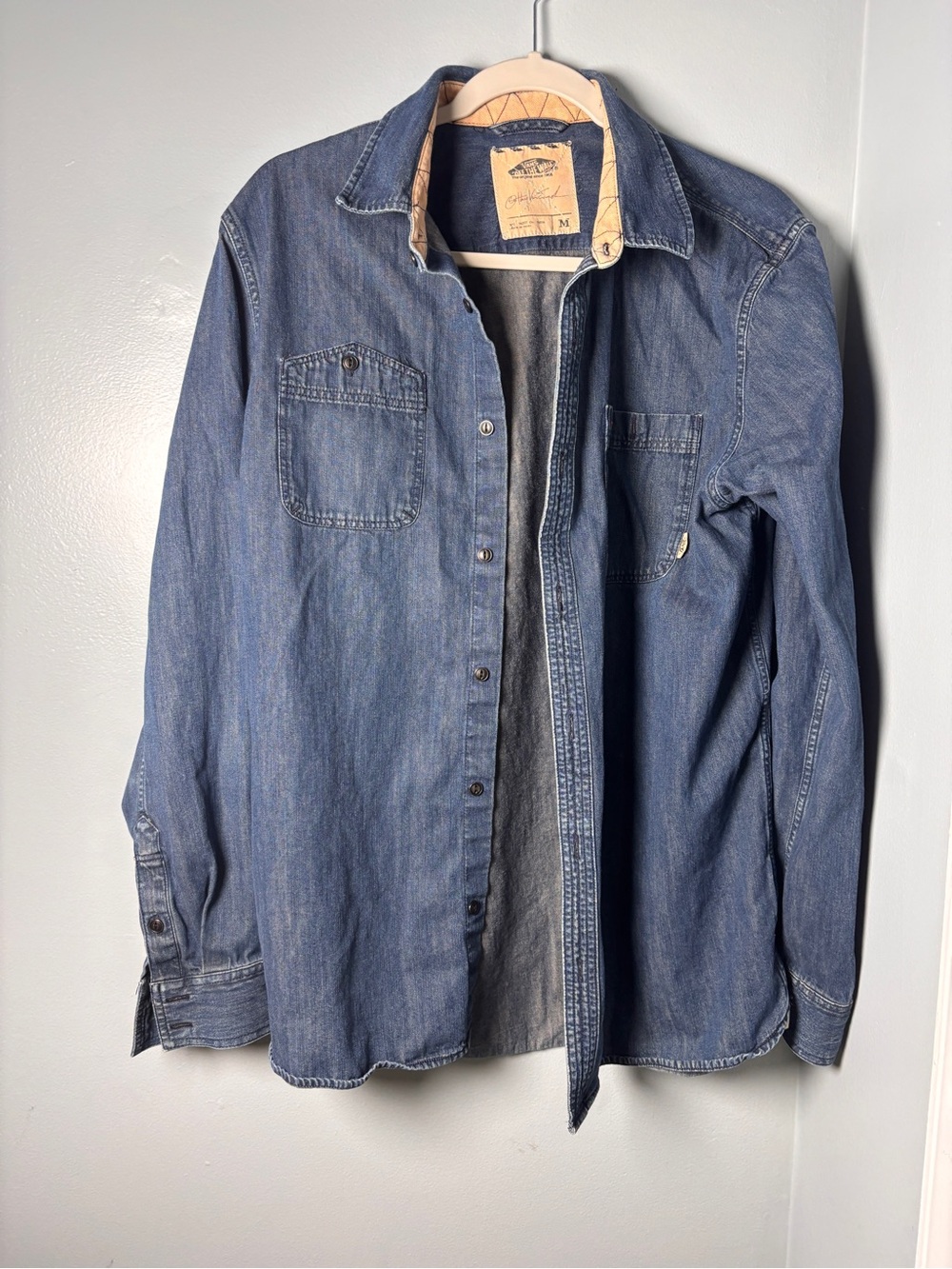 Vans Off The Wall Denim Button Up Shirt Mens Medium Blue Long Sleeve Distressed